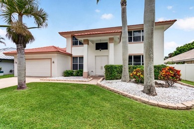 Wow!! Welcome to this spacious 4 Bedroom + Den 2.5 Bath Pool - photo 6