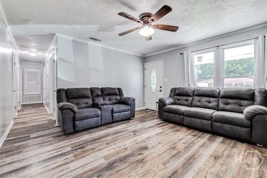 Beautifully renovated brick ranch in the heart of Richmond Hill! - photo 8