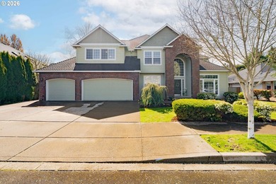 Elegant Living in Lakeview Estates! This spacious home offers 4 - photo 2