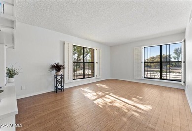 GOLF COURSE COMMUNITY & Contemporary Spacious Updates -TURN-KEY - photo 3
