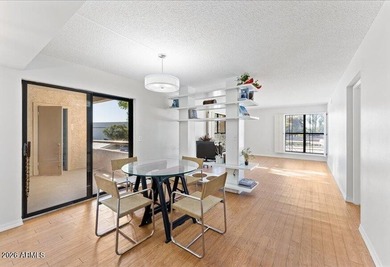GOLF COURSE COMMUNITY & Contemporary Spacious Updates -TURN-KEY - photo 4