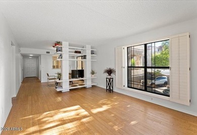 GOLF COURSE COMMUNITY & Contemporary Spacious Updates -TURN-KEY - photo 5