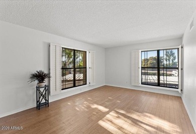 GOLF COURSE COMMUNITY & Contemporary Spacious Updates -TURN-KEY - photo 8