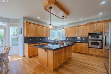 Elegant Living in Lakeview Estates! This spacious home offers 4 - photo 10