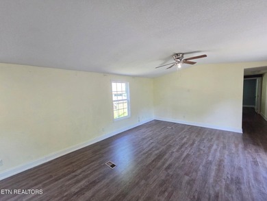 Welcome to 221 Elm Grove Rd, a delightful property nestled in - photo 5