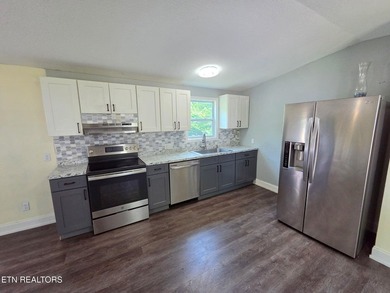 Welcome to 221 Elm Grove Rd, a delightful property nestled in - photo 6