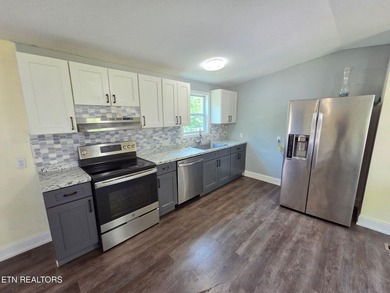 Welcome to 221 Elm Grove Rd, a delightful property nestled in - photo 7
