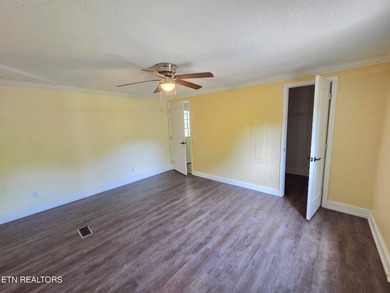 Welcome to 221 Elm Grove Rd, a delightful property nestled in - photo 10
