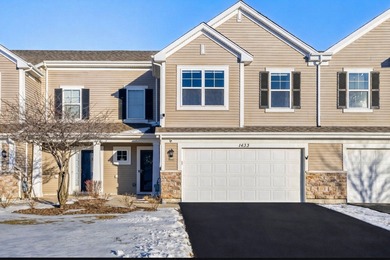 Cambridge Lakes Townhome/Townhouse Active Under Contract in Pingree Grove Illinois