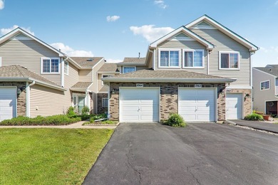 (private lake, pond, creek) Townhome/Townhouse Active Under Contract in Darien Illinois