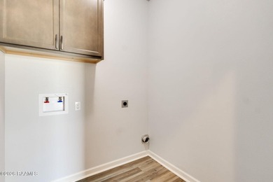 Skip the wait and move right into this beautifully refreshed - photo 11