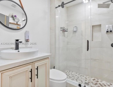 This is a SHORT SALE! Gorgeous Hollywood Lakes Home 4/3.5 w pool - photo 15