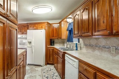 YEAR ROUND LAKE VIEW! Whether you're looking for a weekend - photo 16