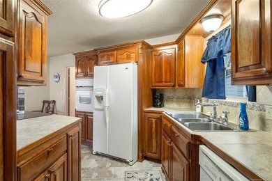 YEAR ROUND LAKE VIEW! Whether you're looking for a weekend - photo 17