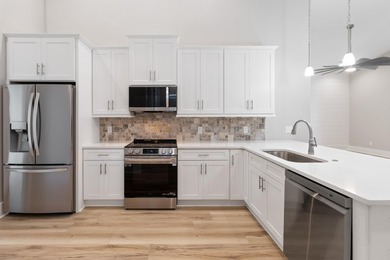 This beautifully finished 3 bed, 2.5 bath home offers 1,372 sqft - photo 18