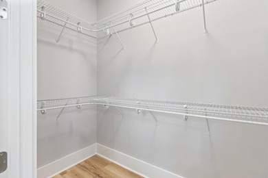 This beautifully finished 3 bed, 2.5 bath home offers 1,372 sqft - photo 22