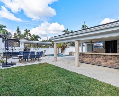 This is a SHORT SALE! Gorgeous Hollywood Lakes Home 4/3.5 w pool - photo 22