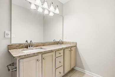 Beautifully upgraded, corner-lot home in desirable Surfside - photo 24