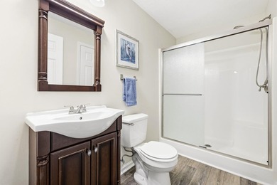 Beautifully upgraded, corner-lot home in desirable Surfside - photo 31