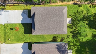 This beautifully finished 3 bed, 2.5 bath home offers 1,372 sqft - photo 38