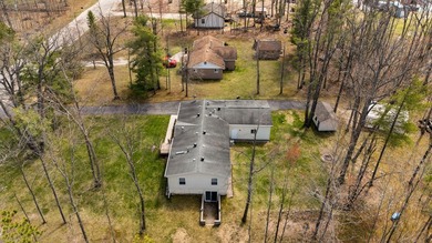 Extremely well maintained & immaculate 3 bed 2 bath home with - photo 5