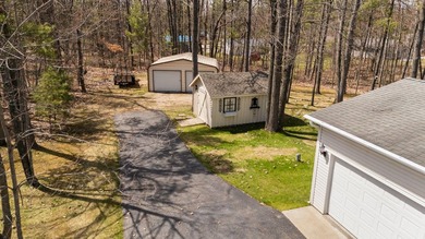 Extremely well maintained & immaculate 3 bed 2 bath home with - photo 7