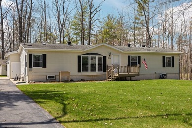 Extremely well maintained & immaculate 3 bed 2 bath home with - photo 8