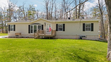 Extremely well maintained & immaculate 3 bed 2 bath home with - photo 9