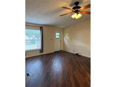 Discover the perfect blend of comfort, privacy, and true Florida - photo 10