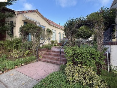 Romantic Spanish Revival Courtyard Condo/Townhouse on one level - photo 1
