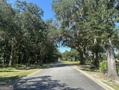 Beautiful wooded lot nestled within the exclusive - photo 2