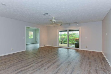 PRICE DROP!! Welcome to Your Everyday ''Staycation''! Move right - photo 12