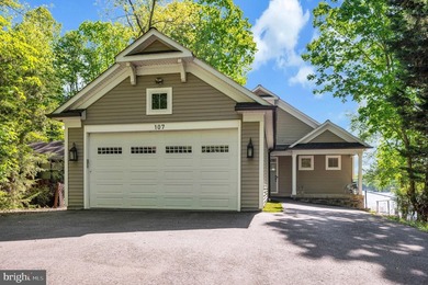 Welcome to 107 Plantation Dr, a lakeside retreat thoughtfully - photo 12