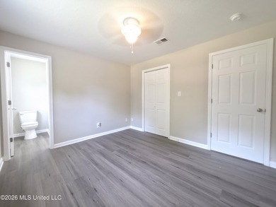 Welcome Home to this 3 bedrooms 2 baths newly renovated home in - photo 13