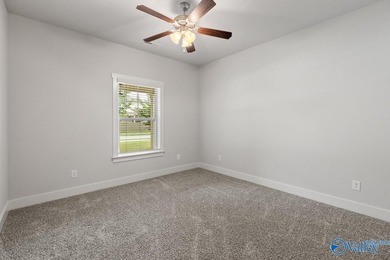Exceptional move-in ready 4BR/3BA home with freshly painted - photo 15