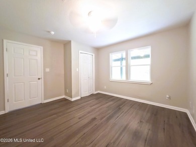 Welcome Home to this 3 bedrooms 2 baths newly renovated home in - photo 16