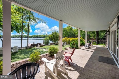 Welcome to 107 Plantation Dr, a lakeside retreat thoughtfully - photo 16