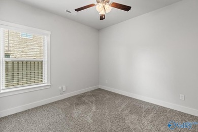 Exceptional move-in ready 4BR/3BA home with freshly painted - photo 17