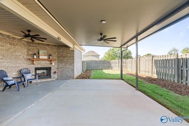 Exceptional move-in ready 4BR/3BA home with freshly painted - photo 22