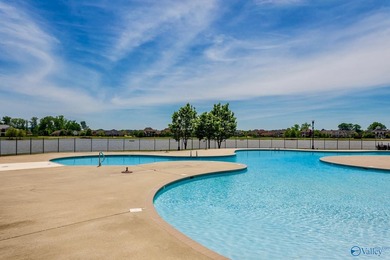 Exceptional move-in ready 4BR/3BA home with freshly painted - photo 28