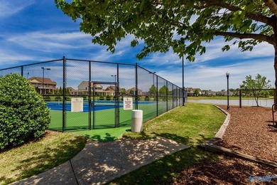 Exceptional move-in ready 4BR/3BA home with freshly painted - photo 31