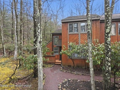 Welcome to this beautifully renovated townhome in the highly - photo 4