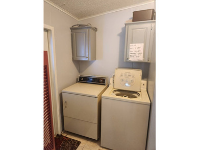 Welcome to this spacious 2-bedroom/2-bath home, ready for its - photo 22