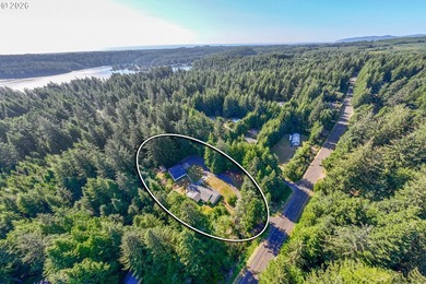 This well loved custom home is a must see in person. Vintage - photo 6