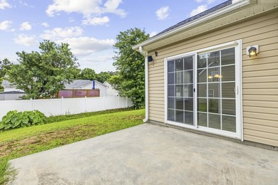 Beautiful 3 Bedroom, 2 Bath home in great location. Close to - photo 28