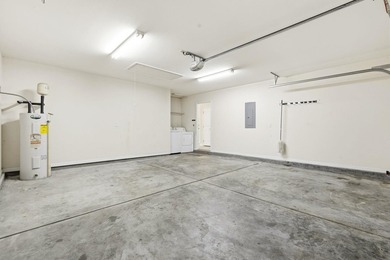 Beautiful 3 Bedroom, 2 Bath home in great location. Close to - photo 29