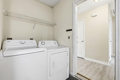 Beautiful 3 Bedroom, 2 Bath home in great location. Close to - photo 30