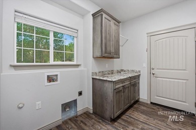 This stunning home in the gated community Kanaka Rapids blends - photo 20