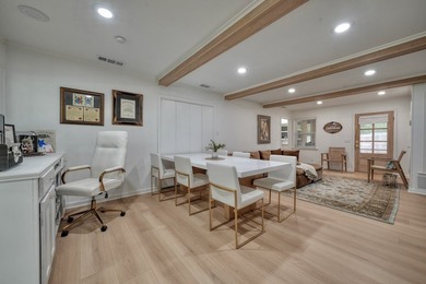 COMPLETELY RENOVATED & MOVE-IN READY! This stunning 3 bedroom, 2 - photo 20