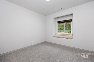 This stunning home in the gated community Kanaka Rapids blends - photo 21